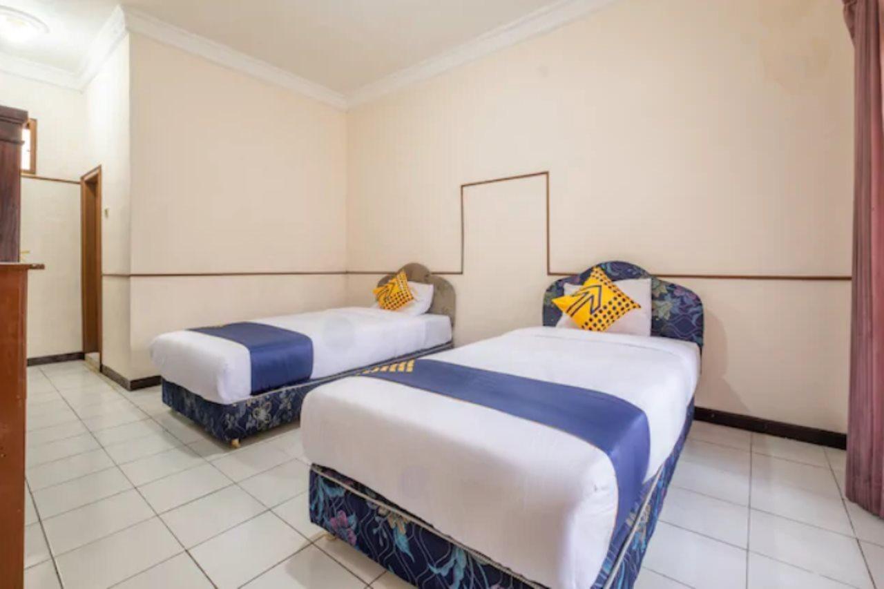 Spot On 2341 Padjajaran 2 Hotel 2*