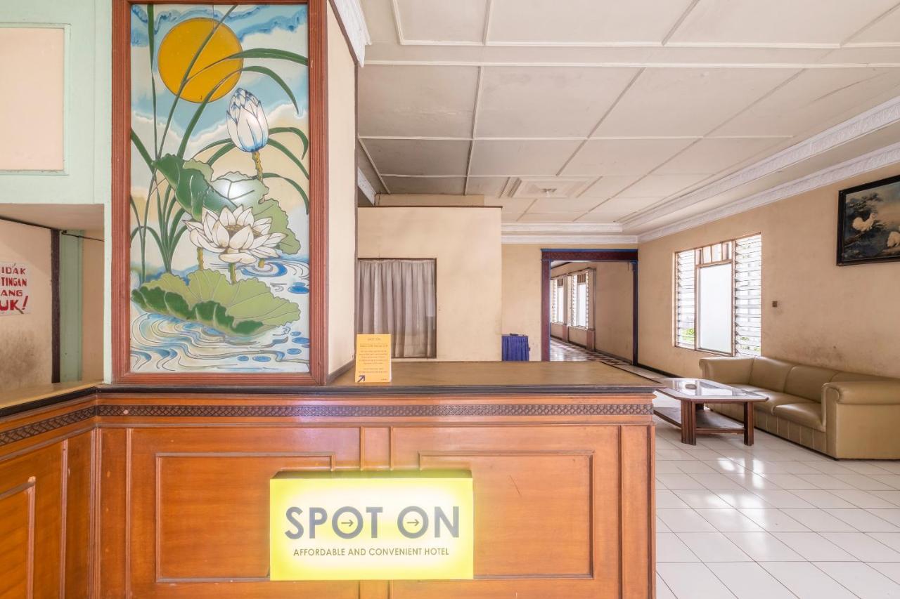 Spot On 2341 Padjajaran 2 Hotel 2*